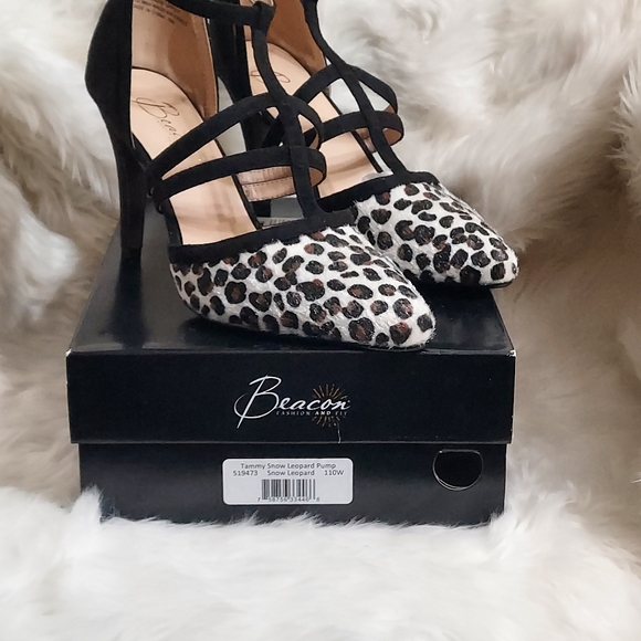 White Snow Leopard Heels 👠 - Picture 15 of 16
